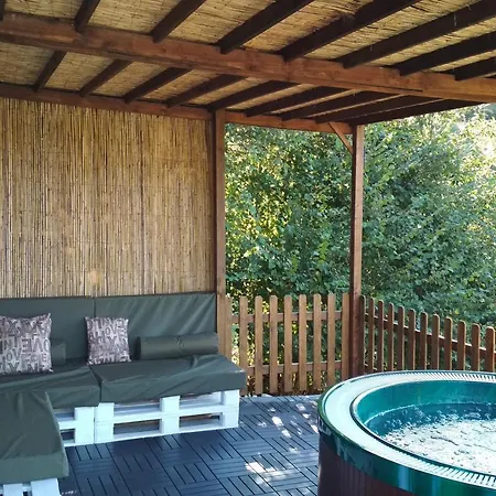 컨트리하우스 El Corquieu De La Cava San Feliz (Pilona, Asturias)